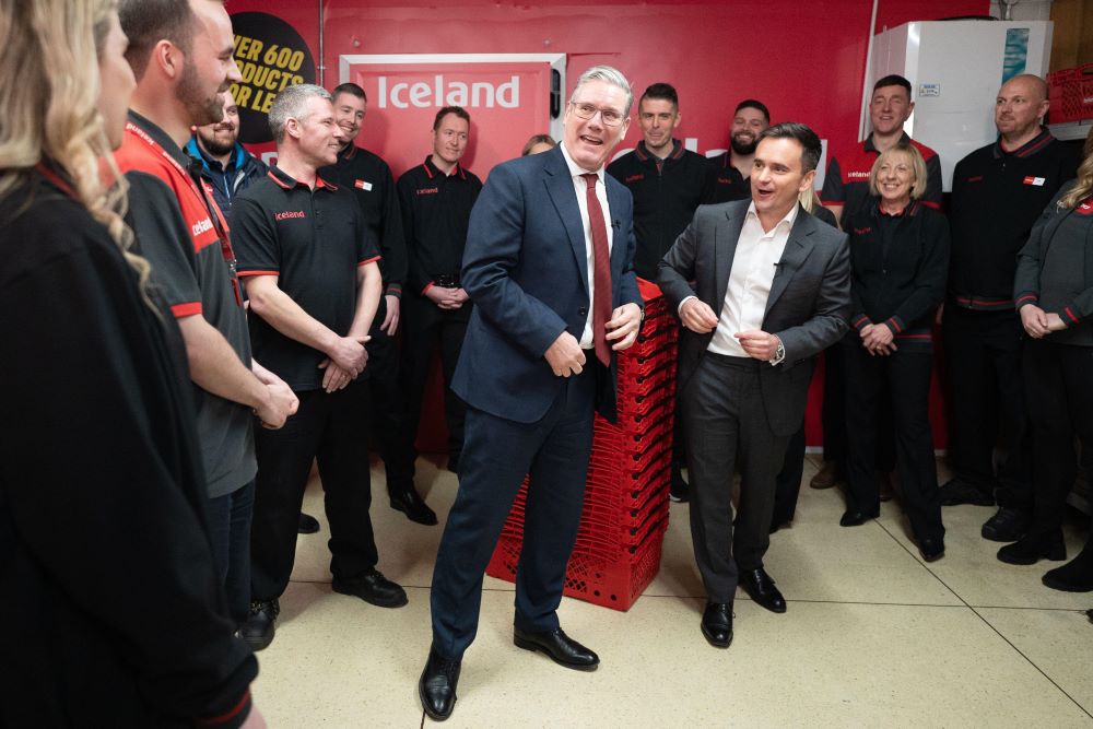 Labour leader Keir Starmer and Iceland boss Richard Walker (Alamy)